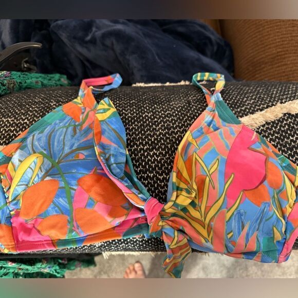 Kona Sol Women's Abstract Tropical Print Tie-Front Bikini Top NWOT Size M - Picture 6 of 8